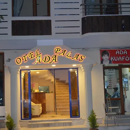 Ada Hotel *